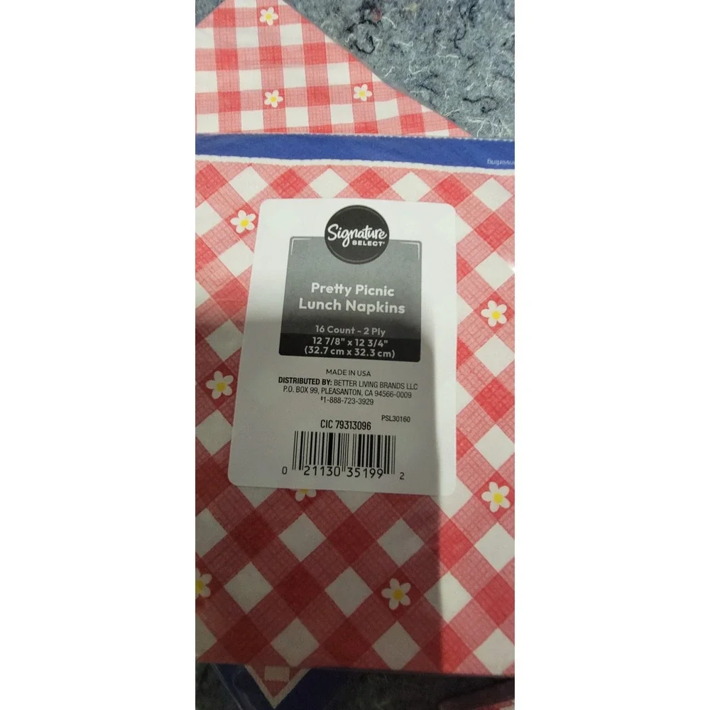 Pretty‎ Picnic Lunch Napkis Set of 7 plus 1 small